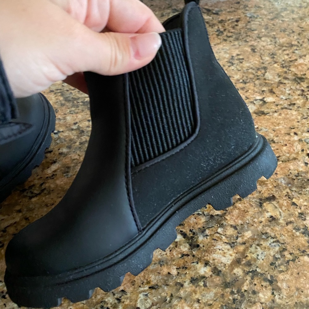 Nwt native Kensington boot black